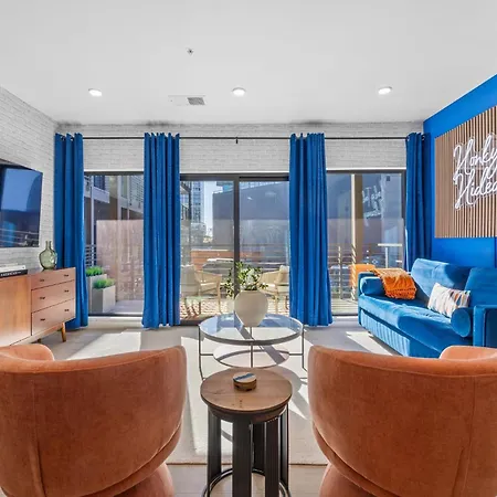 Honky Tonk Hideaway Walk To Broadway W Gym, Pool, Parking-3